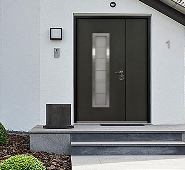 How about the steel entrance door? Is it suitable for long-term use?